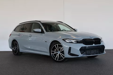 BMW 3 Serie 330E xDRIVE Touring M-Sport - 292pk PHEV 330e xDrive