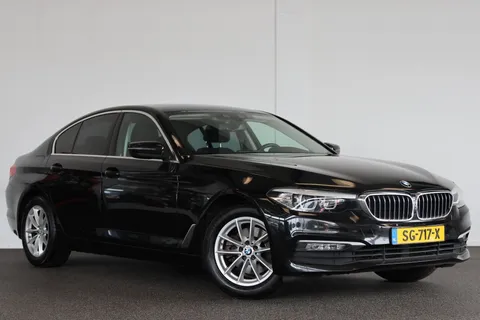 BMW 5 Serie 520i Executive Ned auto , trekhaak ,navi
